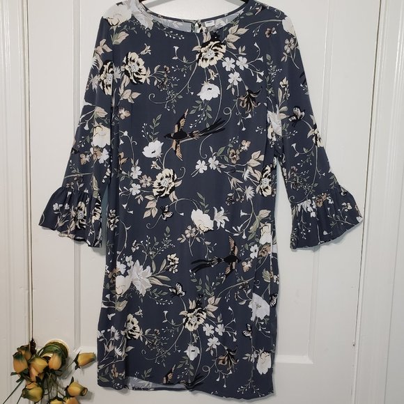 Old Navy Dresses & Skirts - Old Navy ruffle sleeve floral shift Dress Size M
